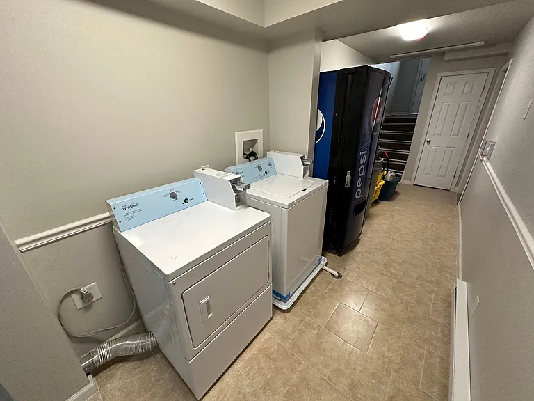 564 N Indiana Ave #1-2-8 — Photo 3
