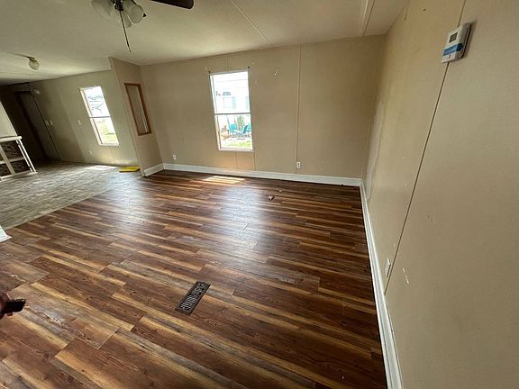 3rd image of 304 Reid Ct
