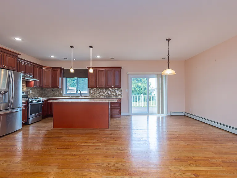 69 Heights Rd — Photo 5