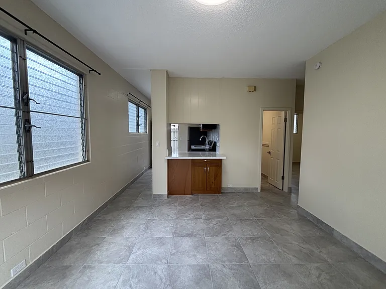 1323 Matlock Ave #1 — Photo 5