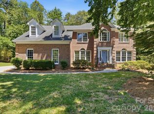 4432 Mountain Cove Dr, Charlotte, NC 28216