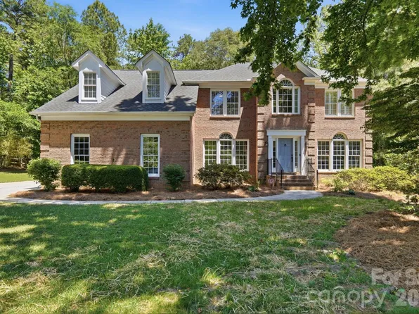 4432 Mountain Cove Dr, Charlotte, NC 28216
