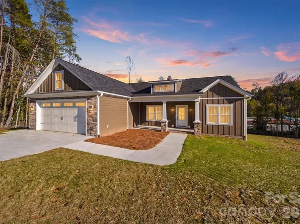2151 Piper Ridge Dr, Lenoir, NC 28645