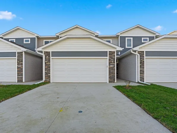716 Campusside Pl, Norwalk, IA 50211