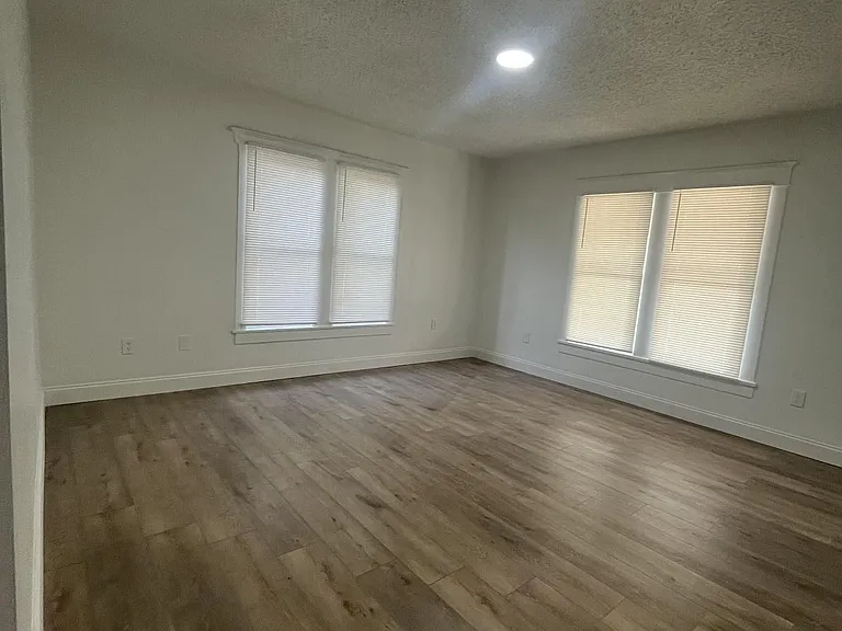 126 Waterloo Ave #3 — Photo 3
