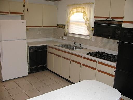 3rd image of 1251 Huntsman Dr