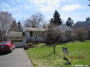 77 Viewcrest Dr, Rochester, NY 14609