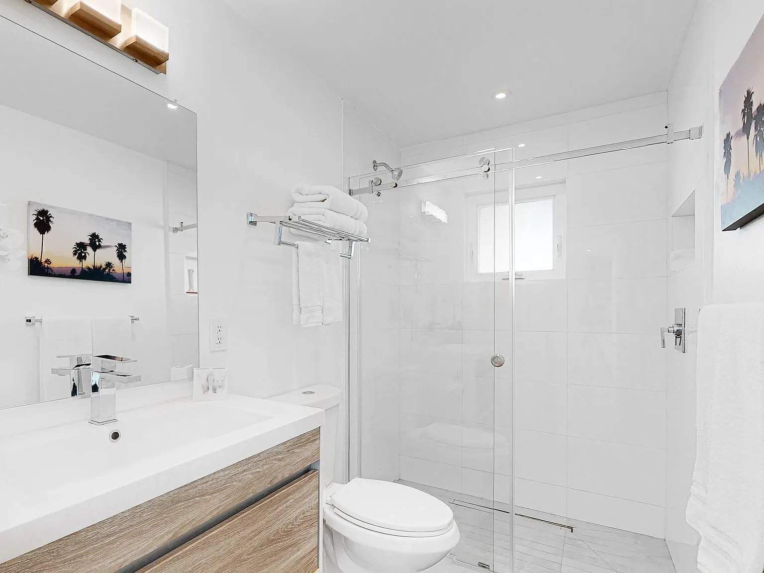 564 N Calle Rolph — Photo 3