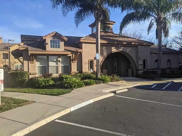 1st image of 5350 Dunlay Dr Unit 916