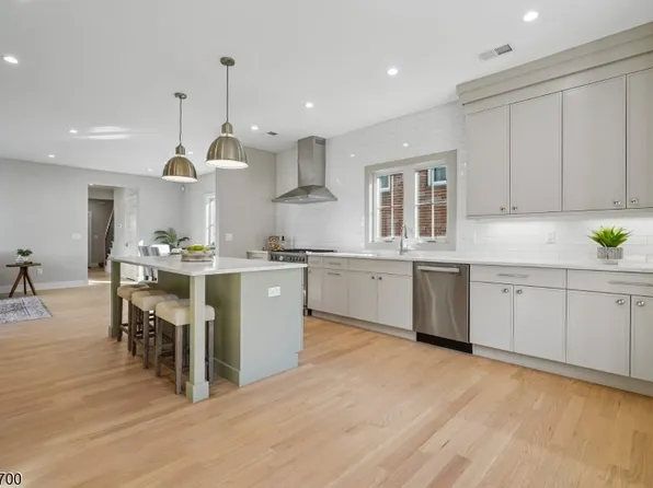 8 Willow St, Millburn Twp., NJ 07041