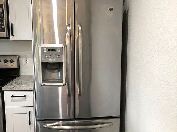 Kitchen, refrigerator 