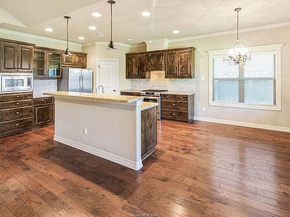 5th image of 4246 Rock Bend Dr