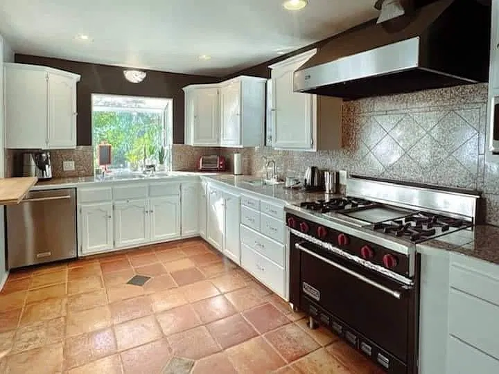 4 bed, 1666 sqft, $7,950 — Photo 4