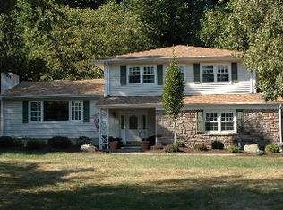 17 Valley View Dr, Flemington, NJ 08822