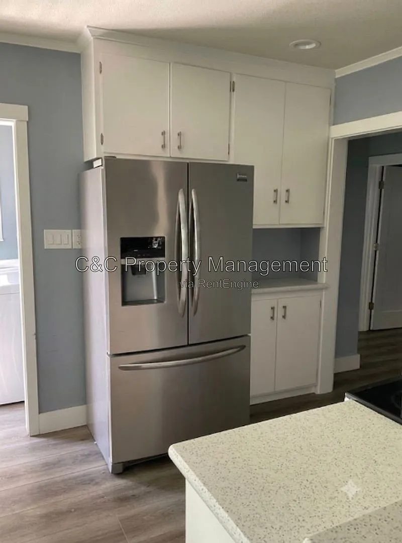 2 bed, 1.0 bath, 1047 sqft, $2,995 — Photo 3