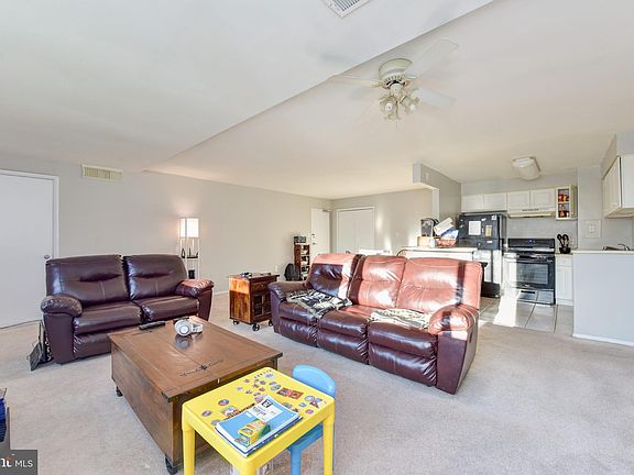 5th image of 16 S Van Dorn St APT 206