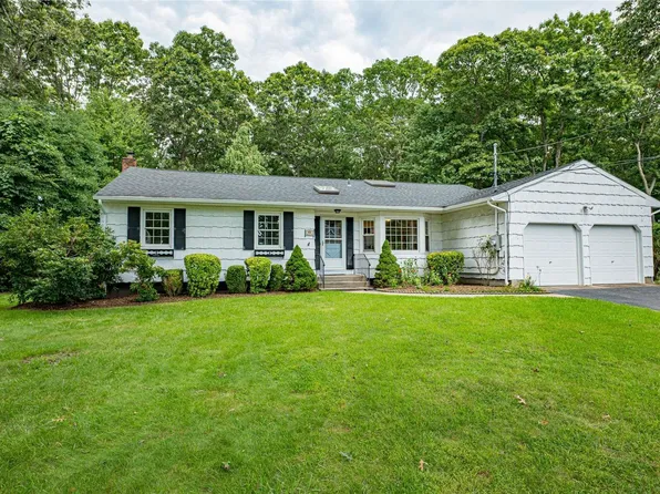 43 Roseville Avenue, Saint James, NY 11780