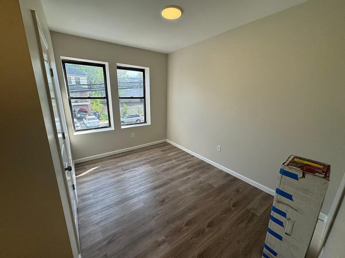 Building Photo - 385 Avon Ave #G2