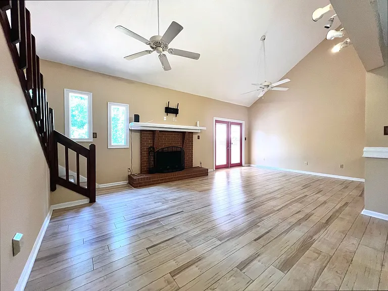 2475 Sunburst Pl — Photo 10