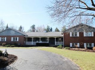 3955 Valley Stream Cir, Oneida, WI 54155