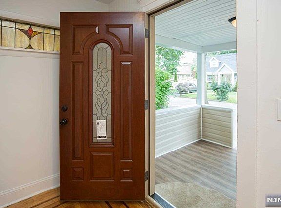 4th image of 183 Bergen Ave