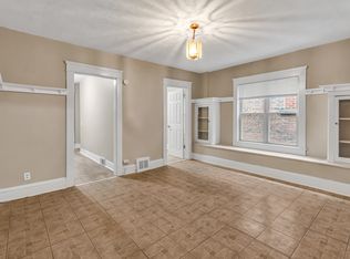 652 E 106th St APT 4, Cleveland, OH 44108