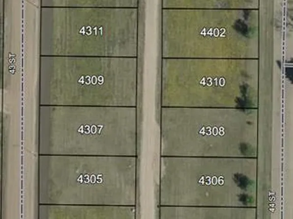 4311 43rd St, Castor, AB T0C 0X0