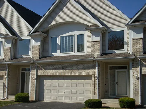 350 Aaron Ln photo 1