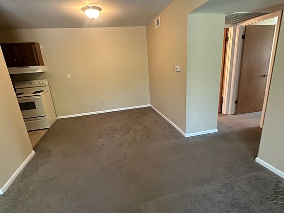 2nd image of 5326 N Humboldt Ave #206