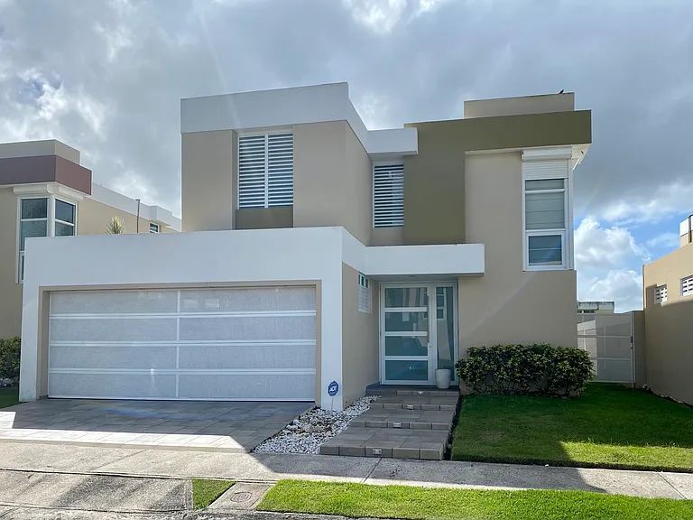 68 Urb Mansiones De Juncos Caoba St — Photo 2