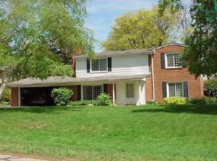 29922 Ravenscroft St, Farmington, MI 48331