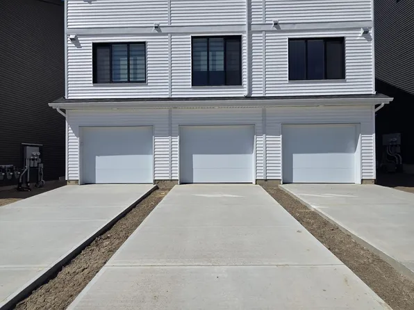 1207 Keswick Dr SW, Edmonton, AB