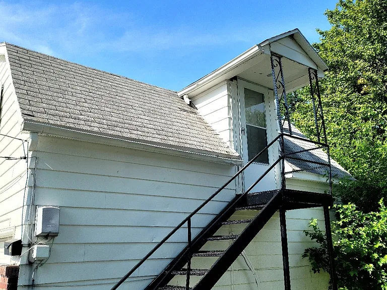 Exterior Entry