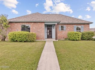 200 Copper Hill Dr, Youngsville, LA 70592