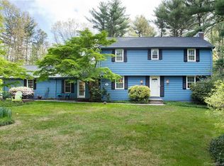 10 Arrowhead Dr, West Simsbury, CT 06092