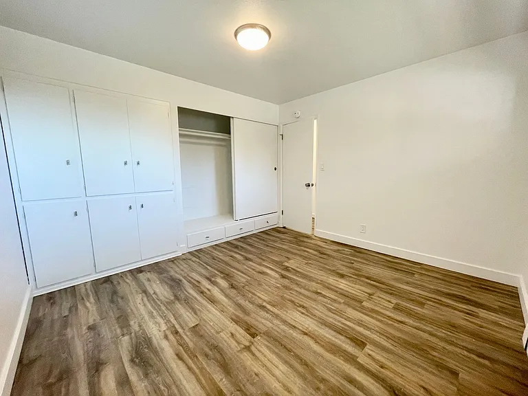 Village Vista Apartments — Photo 27