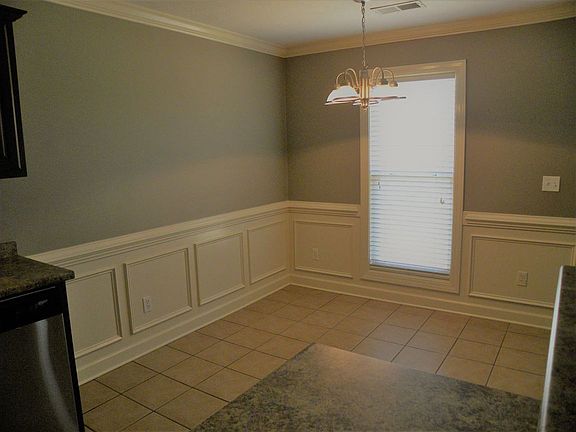 5th image of 35 Shaded Brook Ln