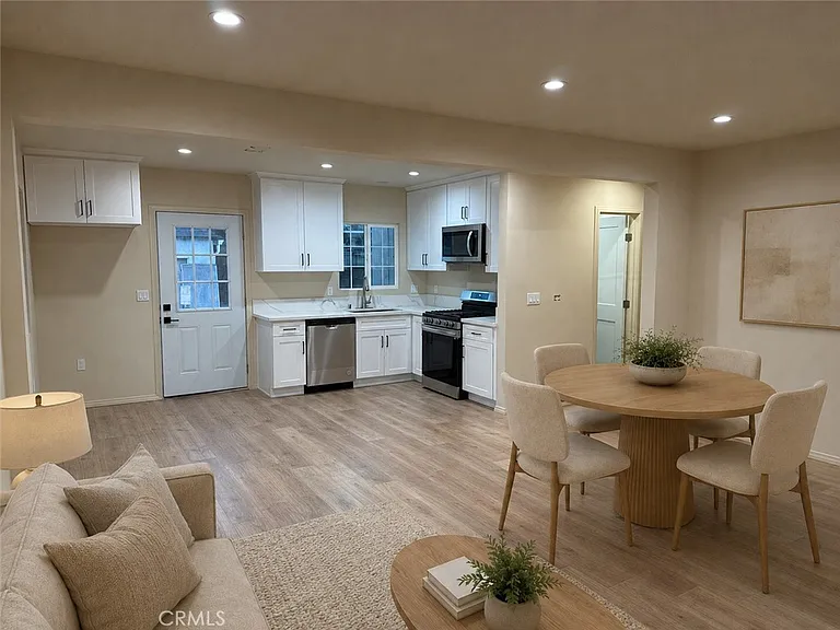 7879 Claybeck Ave — Photo 2