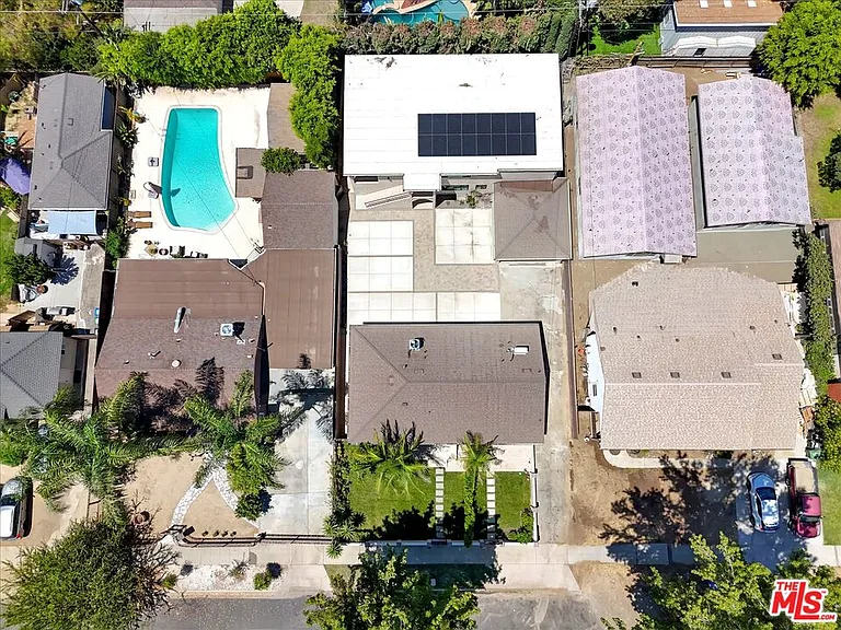 6913 1/2 Encino Ave #UPPER — Photo 45