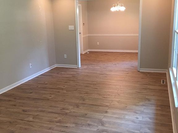 3rd image of 208 Peach Orchard Dr