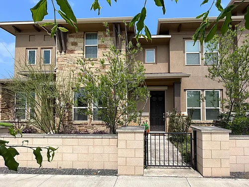 6814 E Riverside Dr Photo 1