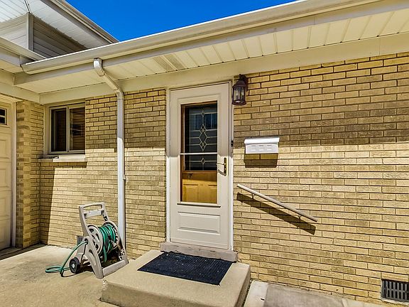 4th image of 2806 Downing Ave