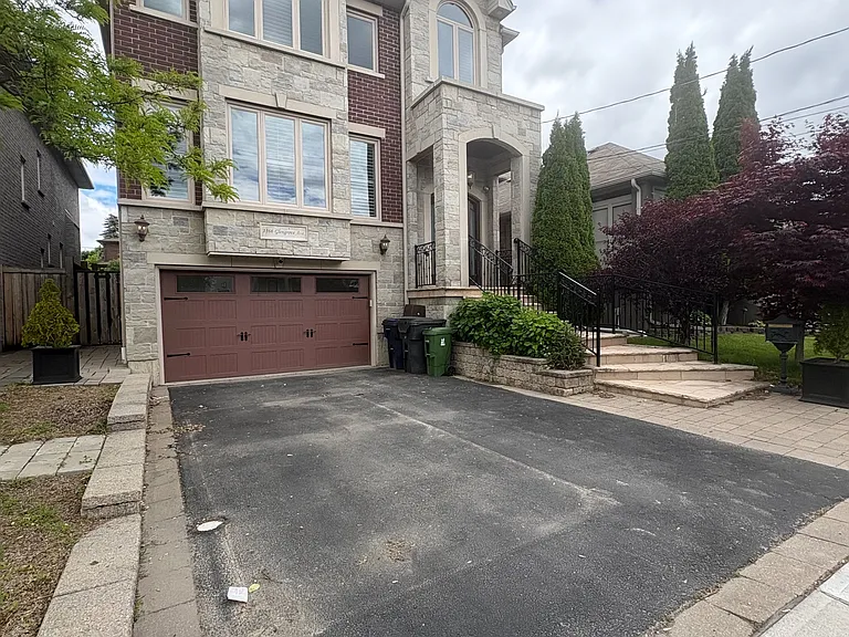 1166 Glengrove Ave W #2 — Photo 5