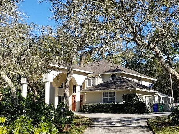 3rd image of 390 Eagle Creek Cir