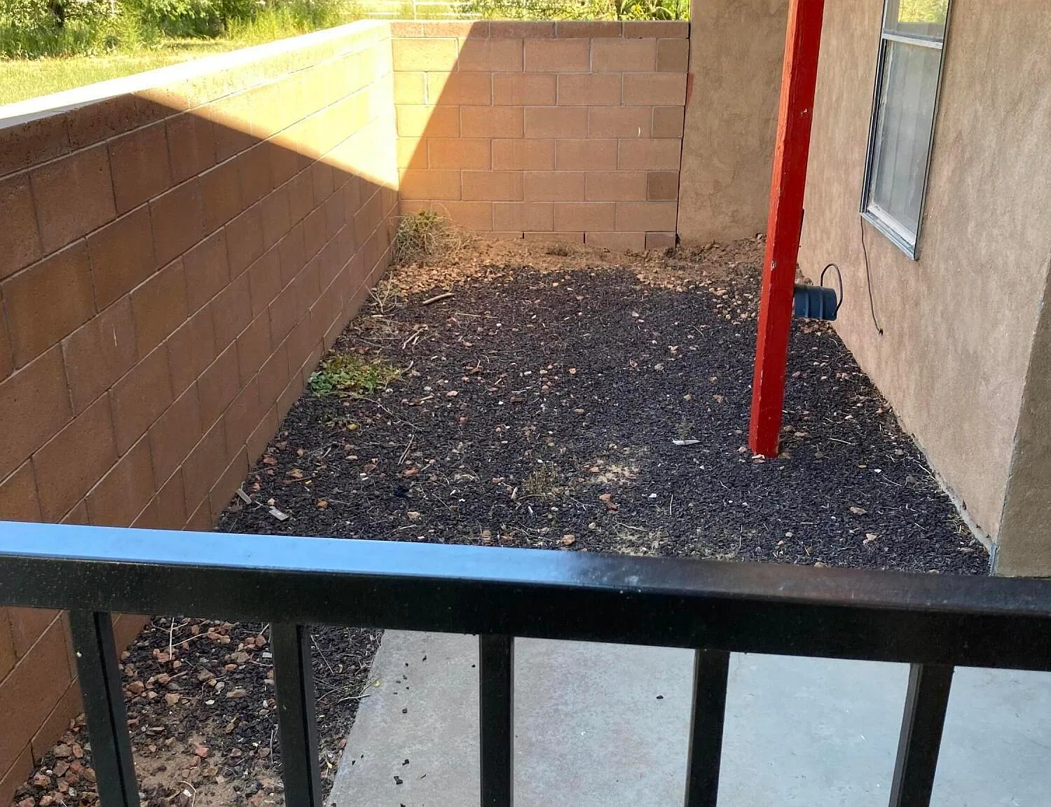 2 bed, 1.0 bath, 792 sqft, $900 — Photo 2
