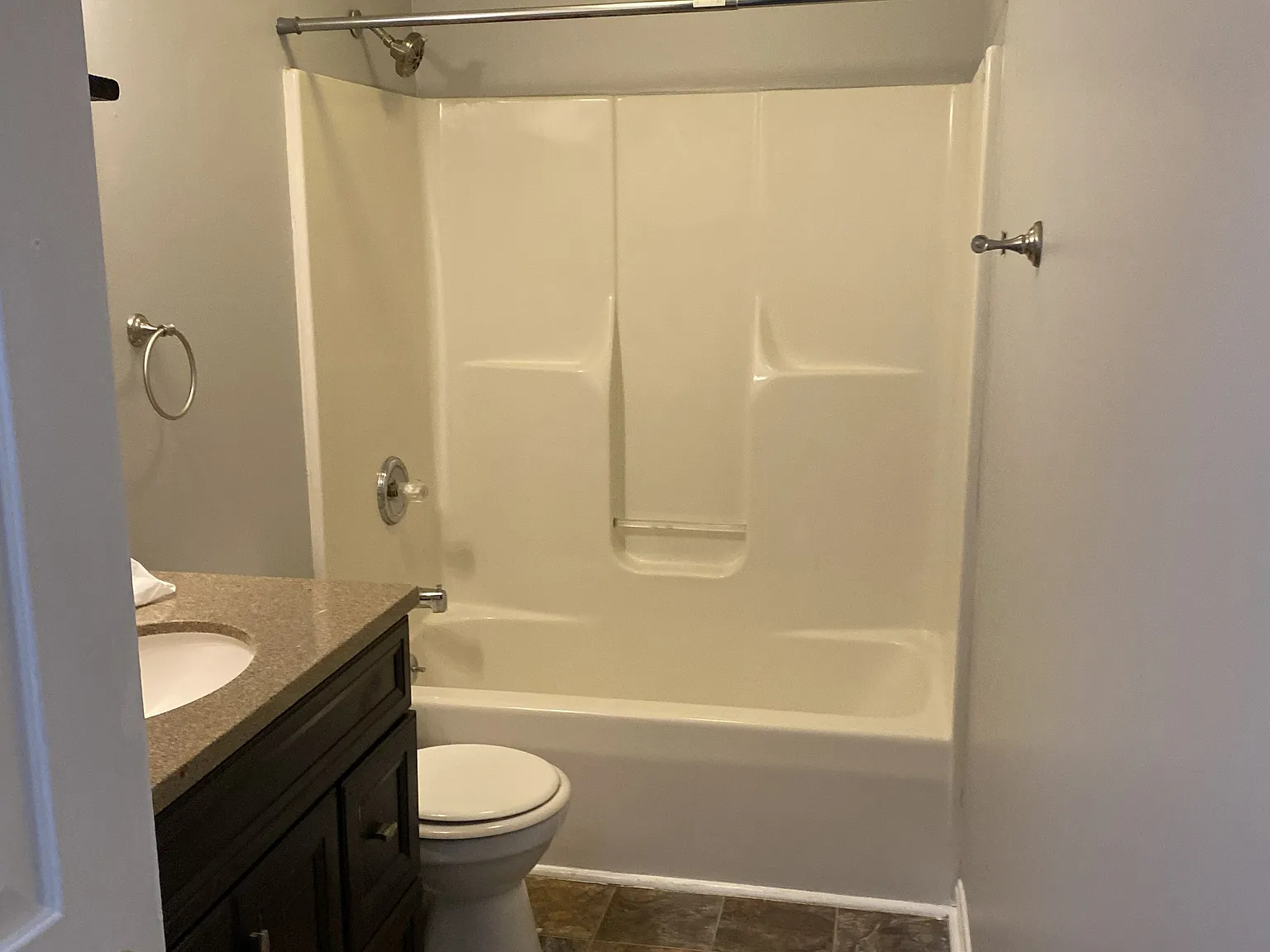 3 bed, 1092 sqft, $1,200 — Photo 4