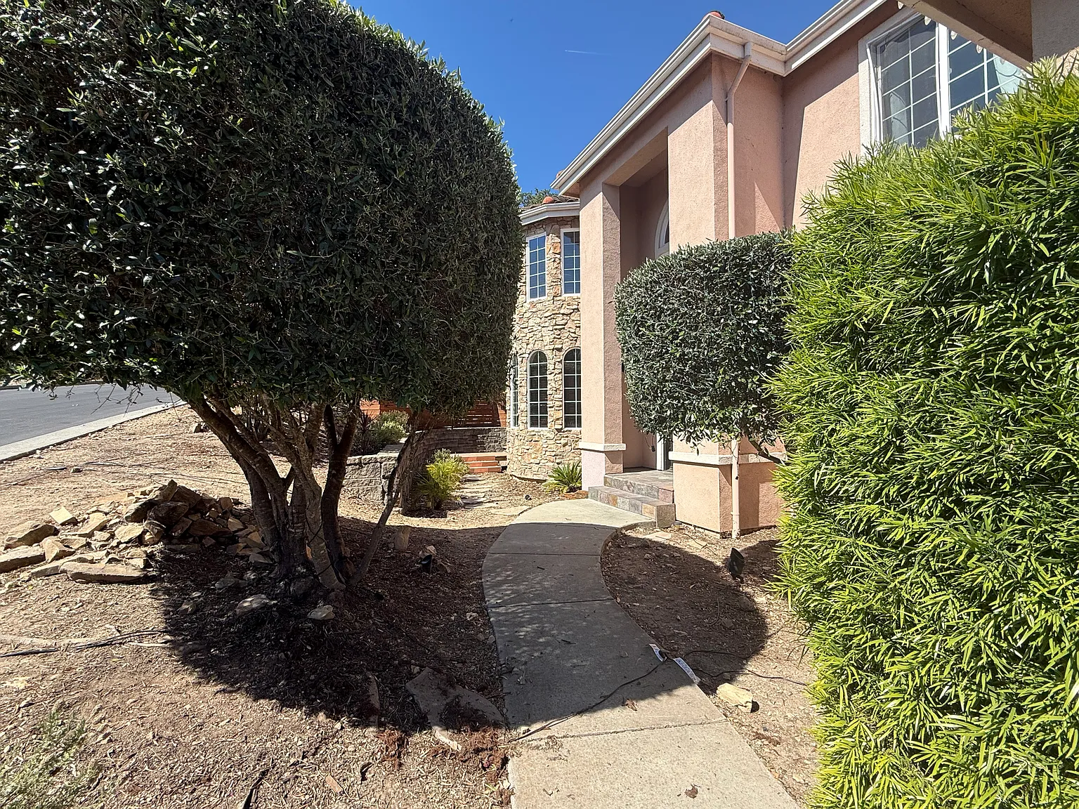 4 bed, 3.5 bath, 3516 sqft, $5,495 — Photo 3