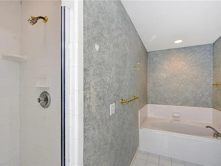 112 Newfield St — Photo 15