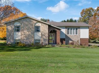 2660 Mayfair Cir, Akron, OH 44312