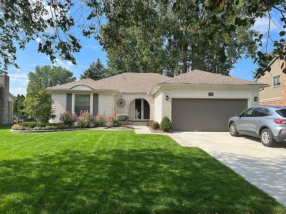 1st image of 19319 Whitby Dr